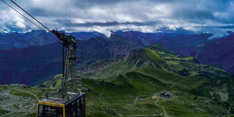 Konzeption-und-Formgebung-baut-auf-design-thinking-und-inklusive-Gestaltung